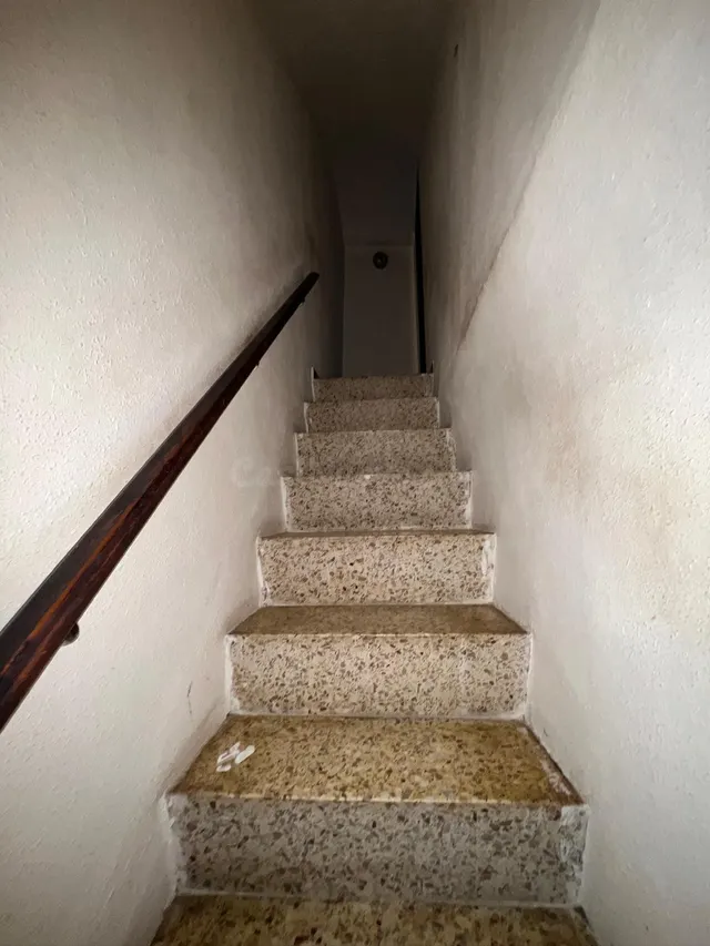 Casa adossada de 3 plantes per reformar a Mont-roig del Camp. — 4