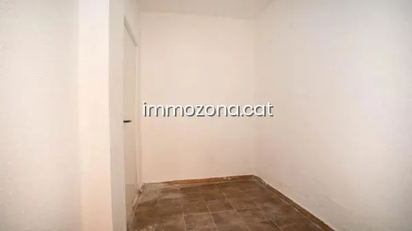 CASA OCUPADA DE 88 M2, 3 habitaciones, 1 BAÑOS, EN C/ CAMPANYA, LLORET DE MAR — 23