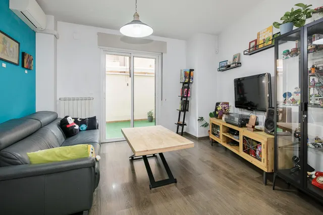 ¡Tu nuevo hogar te espera en Churriana de la Vega! Casa adosada con patio, garaje y futura parada de metro a pocos pasos. — 3