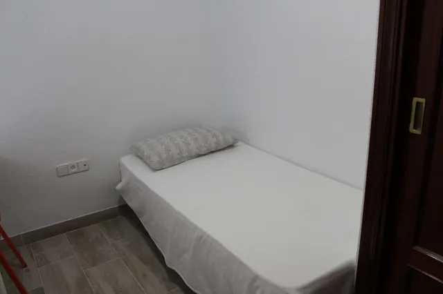 Centro Alfalfa, junto Plaza. Excelente y coqueto piso reformado y amueblado se alquila. 3 habitaciones 2 baños. — 6