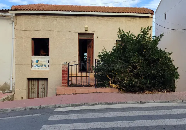 SERÓN ( ALMERÍA ). VENTA DE CASA PARA REFORMAR EN EL CENTRO  - foto 3