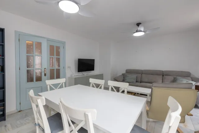 Casa independiente con piscina en La Zubia. — 6