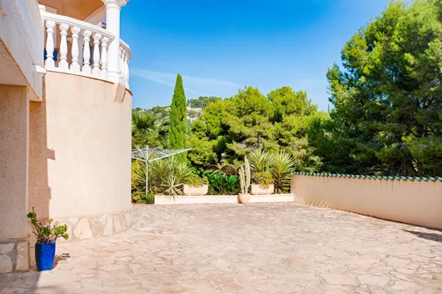 MAJESTUOSA VILLA CON VISTAS AL MAR, CERCA DE LA PLAYA DE LA FUSTERA, BENISSA — 32