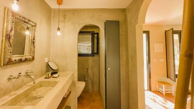 Hotel 13 habitaciones 999m² en venta - South of spain — 45