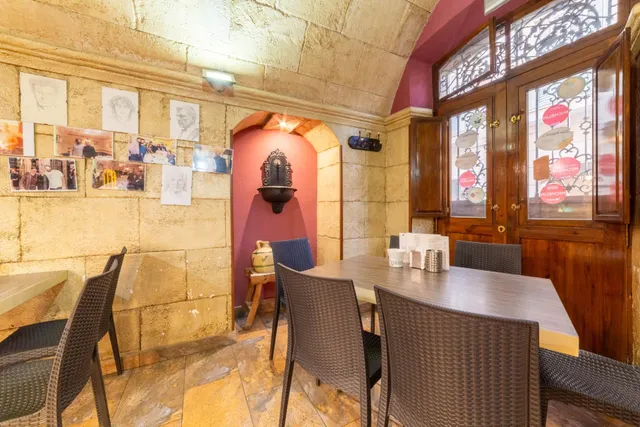 VENTA DE RESTAURANTE EN CENTRO HISTÓRICO DE ALMERÍA — 12