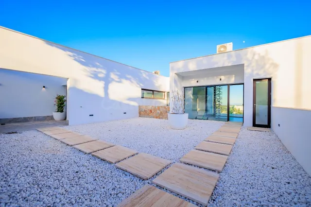 Exclusiva villa en renta – Vive con estilo y distinción - foto 3