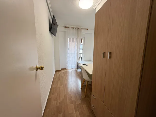 Se alquila habitación muy cerca de la universidad — 4
