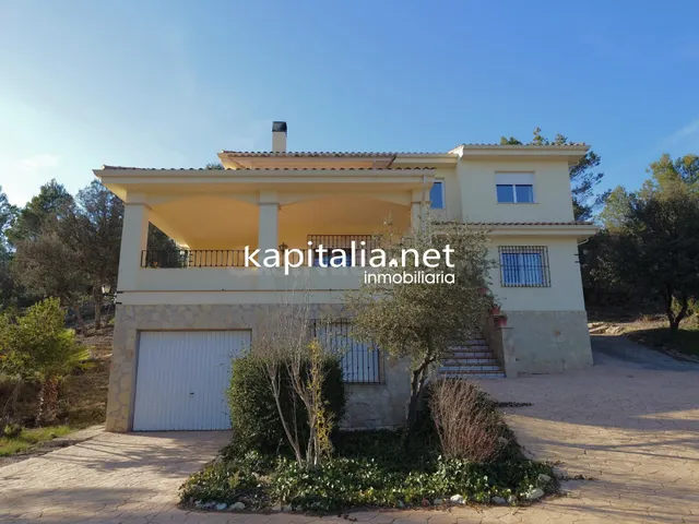 Chalet a la venta en la Sierra Mariola, Bocairent