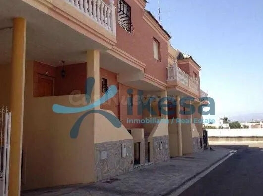 Se vende Chalet en la localidad de Almería - foto 2