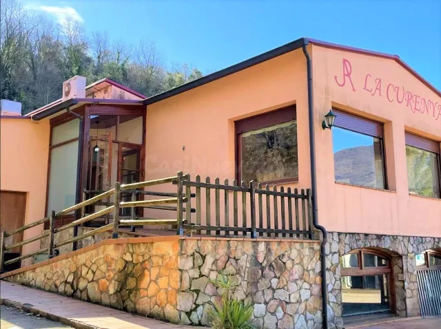 Casa con terreno 4 habitaciones 792m² en venta - Pirineo de 