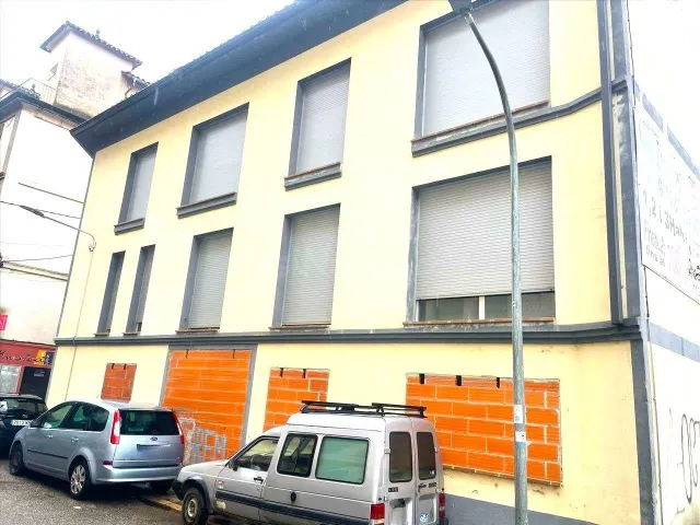 EDIFICIO OBRA PARADA EN SANT HILARI SACALM - foto 3