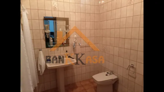 SE VENDE CASA CON LOCAL ABAJO EN FIÑANA ZONA CENTRO — 37