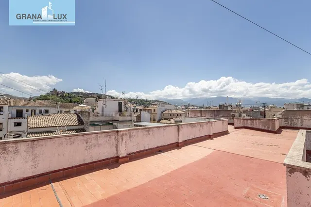 Magnífico piso con plaza de garaje junto a Catedral. — 23