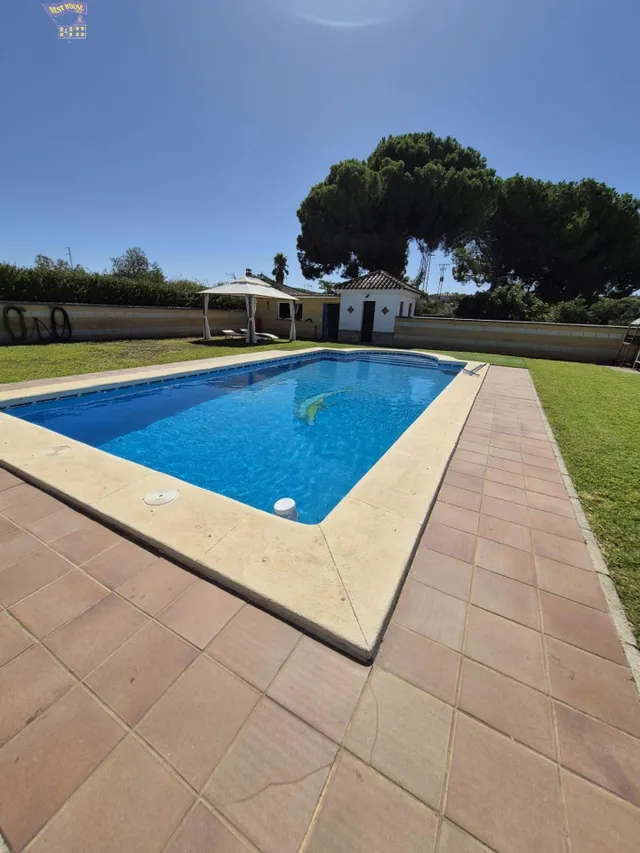 SE VENDE ESTUPENDO CHALET EN ARCOS DE LA FRONTERA (CARRETERA ARCOS - EL BOSQUE) — 40
