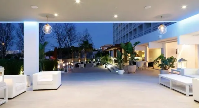 Hermoso estudio frente al mar — 15