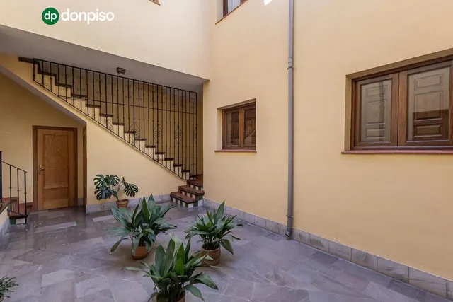 PISO TURÍSTICO JUNTO PLAZA DE DERECHO - GRANADA — 15