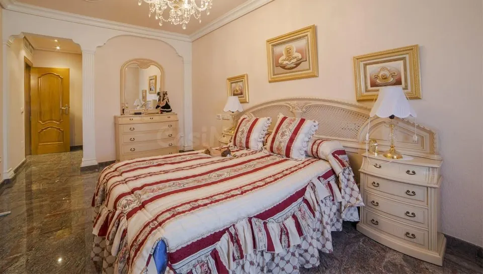 Casa 5 habitaciones 630m² en venta - Centro