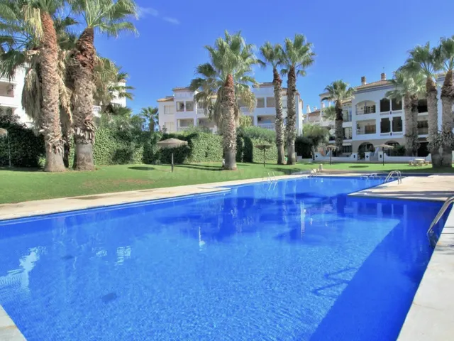APARTAMENTO EN VILLAMARTIN PLAZA!