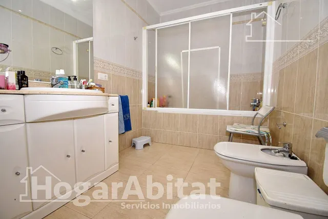 CHALET SEMINUEVO CON GARAJE, PISCINA Y AMPLIA PARCELA — 39