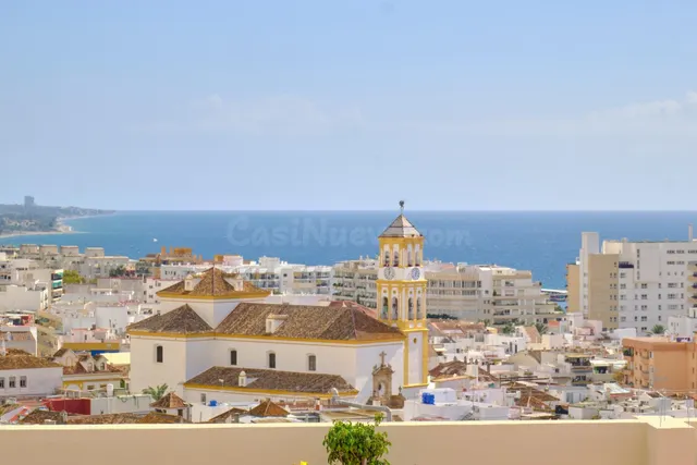 Amplio piso en el centro de Marbella – con vistas al mar y a