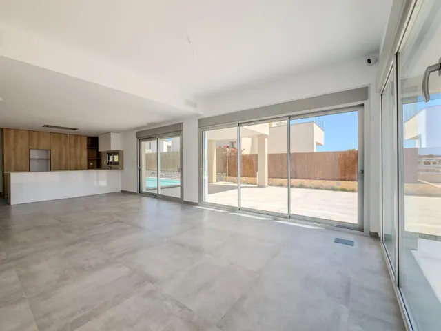 Villa de diseño moderno con vistas al golf — 14