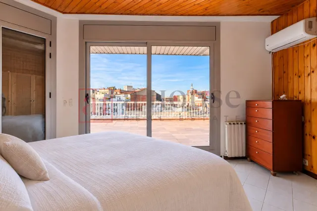 Ático esquinero con terraza de 125m2 y vistas panorámicas a toda Barcelona en sant antoni — 18