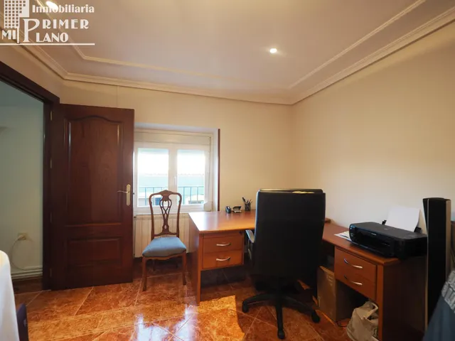 Amplia Casa en Venta con Excelentes Conexiones y Comodidades en Tomelloso — 13