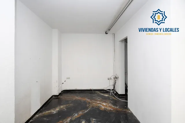ATENCIÓN INVERSORES. Edificio comercial en pleno centro de Granada, entre Puentezuelas y Alhóndiga — 10