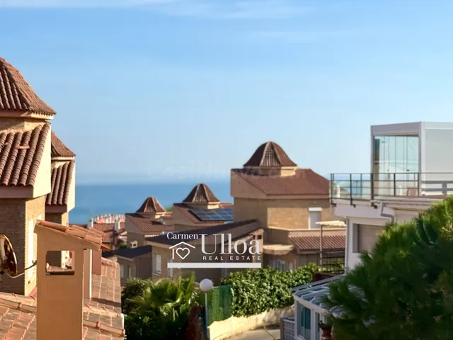 CHALET ADOSADO ESPACIOSO EN CABO DE LAS HUERTAS, ALICANTE —  - foto 2