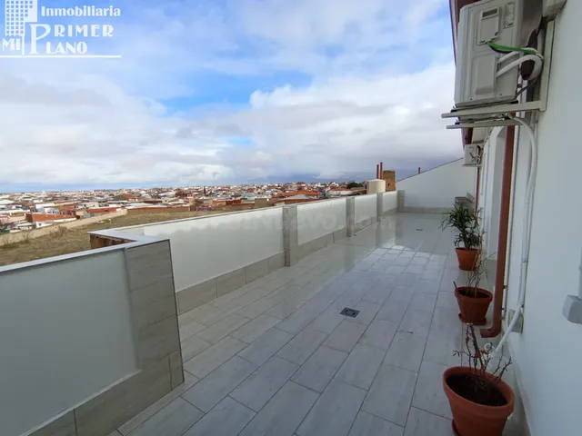 Ático en Venta con Amplia Terraza en Tomelloso zona calle Je