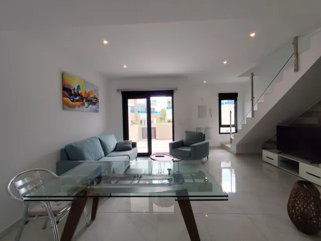 Casa adosada en Bigastro con 3 dormitorios, 3 baños, soláriu - foto 5