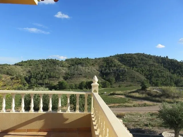 ESTUPENDO CHALET SIN ESTRENAR EN ZONA DE LA PARROQUIA - foto 3