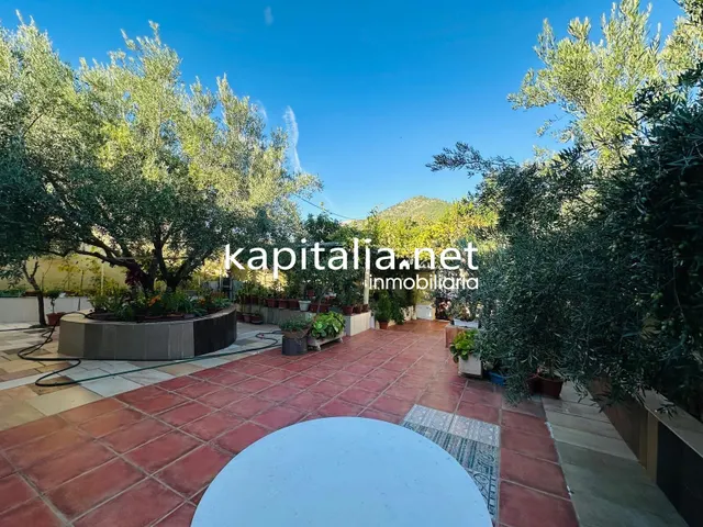 Amplia casa a la venta en Font de la Figuera (Valencia) — 16