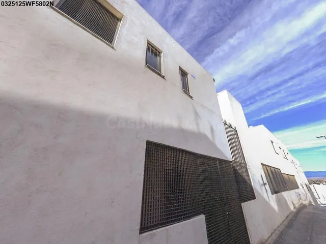 VIVIENDA SIN POSESIÓN EN VENTA EN ALMERÍA – OPORTUNIDAD PARA