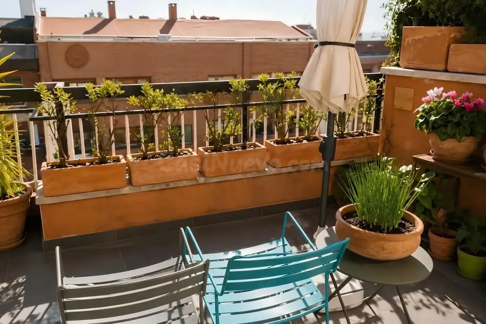 Ático con terraza privada en el corazón de Madrid!