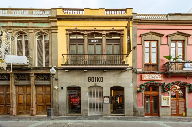 EN VENTA, MAGNÍFICO EDIFICIO REFORMADO EN TRIANA. APTO PARA  - foto 3