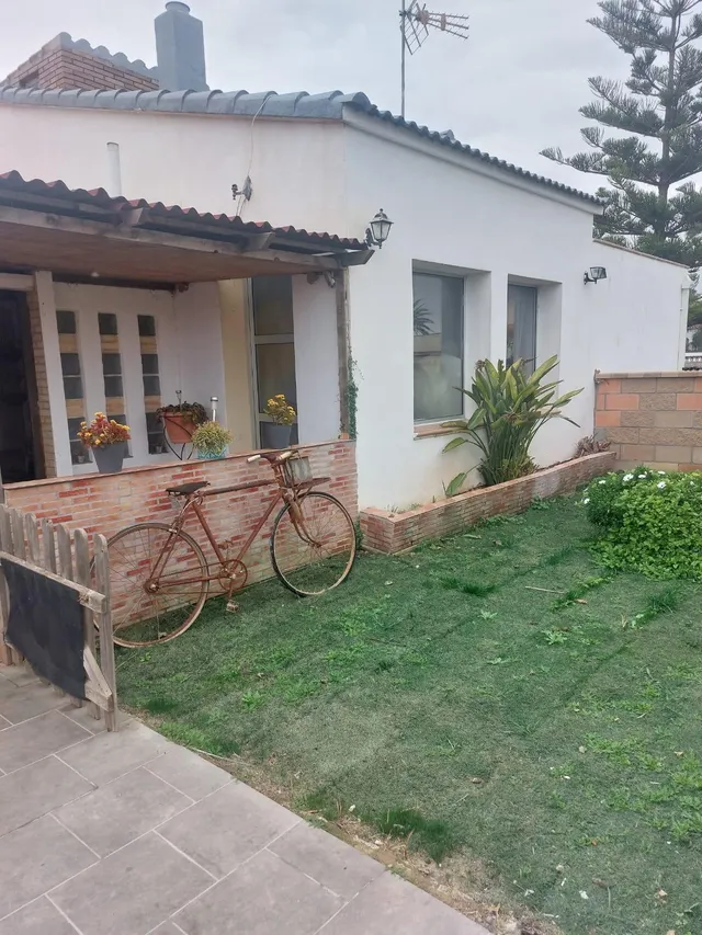 Chalet de 71 m2 con terraza y piscina a muy pocos metros de la playa — 20