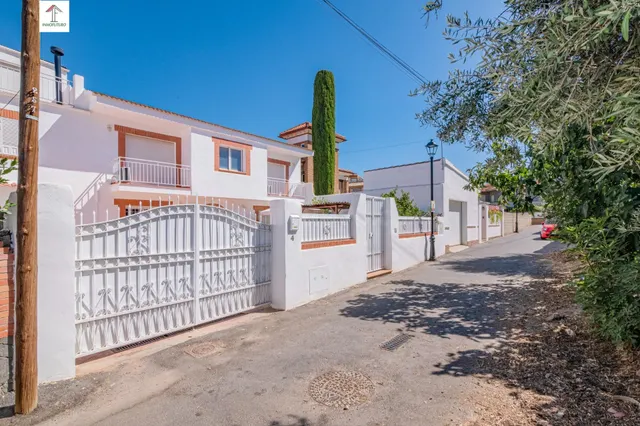 CASA EN OGIJARES