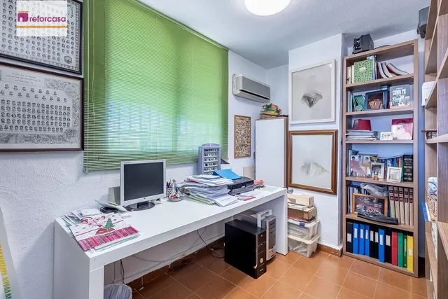 CASA PAREADA EN LA ZUBIA CON PISCINA, ZONA DE BARBACOA Y JARDÍN — 34