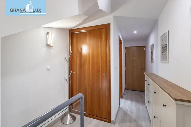 Amplia casa de 182 m2 con patio, gran sótano y a menos de 5 minutos del metro — 15