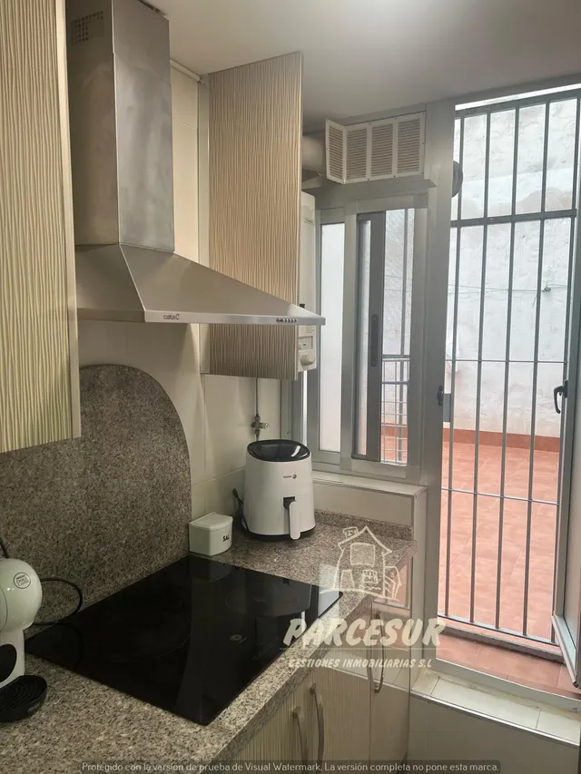 CIUDAD JARDIN - Piso interior de 60 m con 2 habitaciones, suelo imitacion madera gris. — 7
