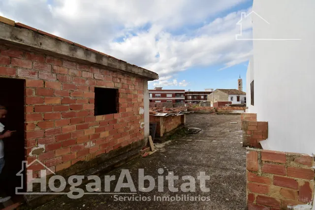 Gran patio privado y proyecto para diseñar tu casa unifamiliar en el centro urbano — 12
