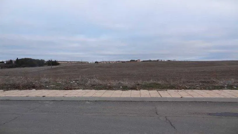 Urbis te ofrece una parcela en venta en Doñinos de Salamanca, Salamanca.