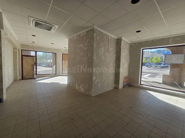 VENTA LOCAL ESQUINERO EN LA RAPITA