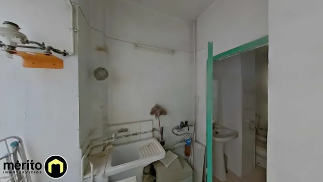 Piso para reformar en el centro de Alicante. — 13