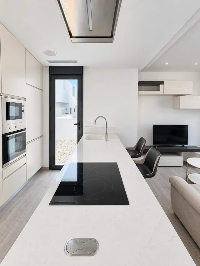 Exclusiva vivienda adosada de diseño a solo 800 metros del mar — 8