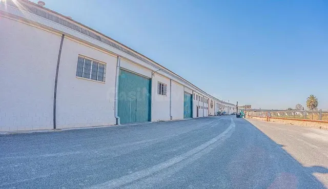 Complejo industrial con más de 6.000 m2 y gran parcela en Or