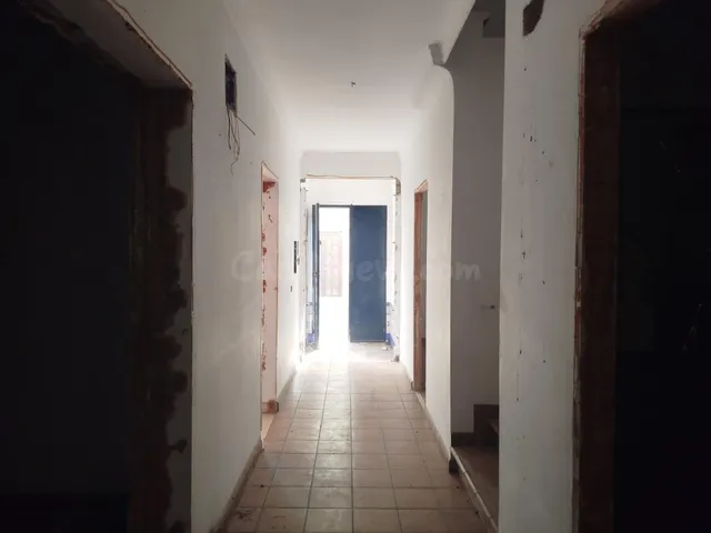CASA EN LA PUEBLA DE CAZALLA A MUY BUEN PRECIO Y EN BUENA ZO - foto 4