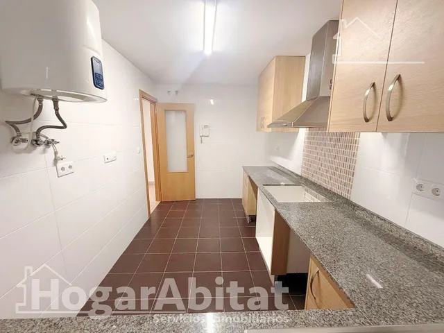 Precioso bajo reformado, amplio y seminuevo con garaje y gran terraza — 35