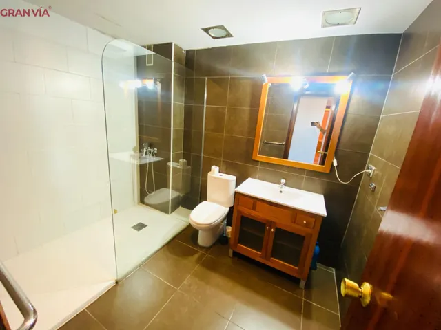 Amplio piso en venta en el centro de Logroño — 27